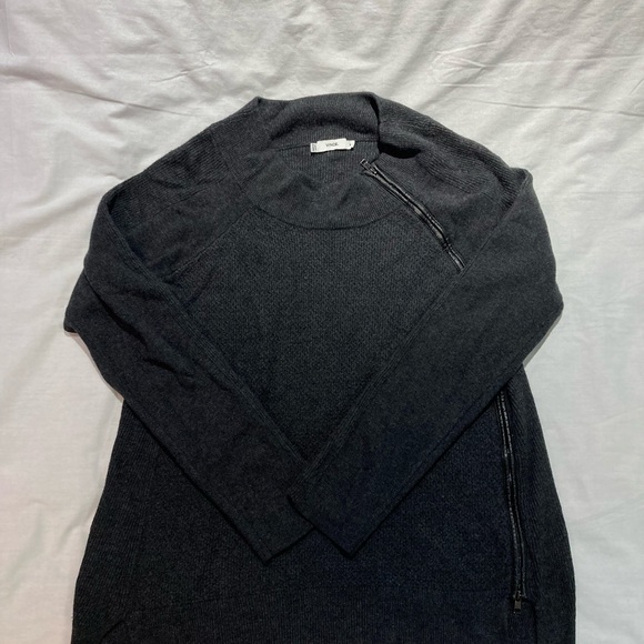 Vince. Sweater size medium, full front zipper - Picture 4 of 8